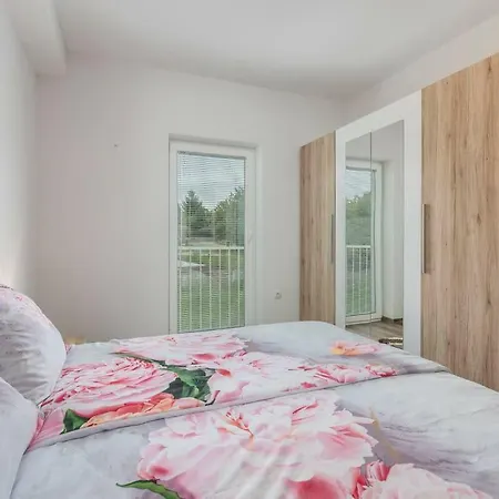 Apartman Jelena Apartment *